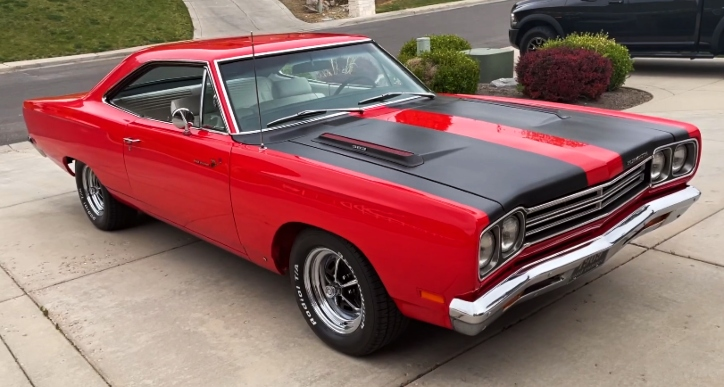 1969 Plymouth Road Runner 383 Was Restored to Perfection With Majority Original Parts